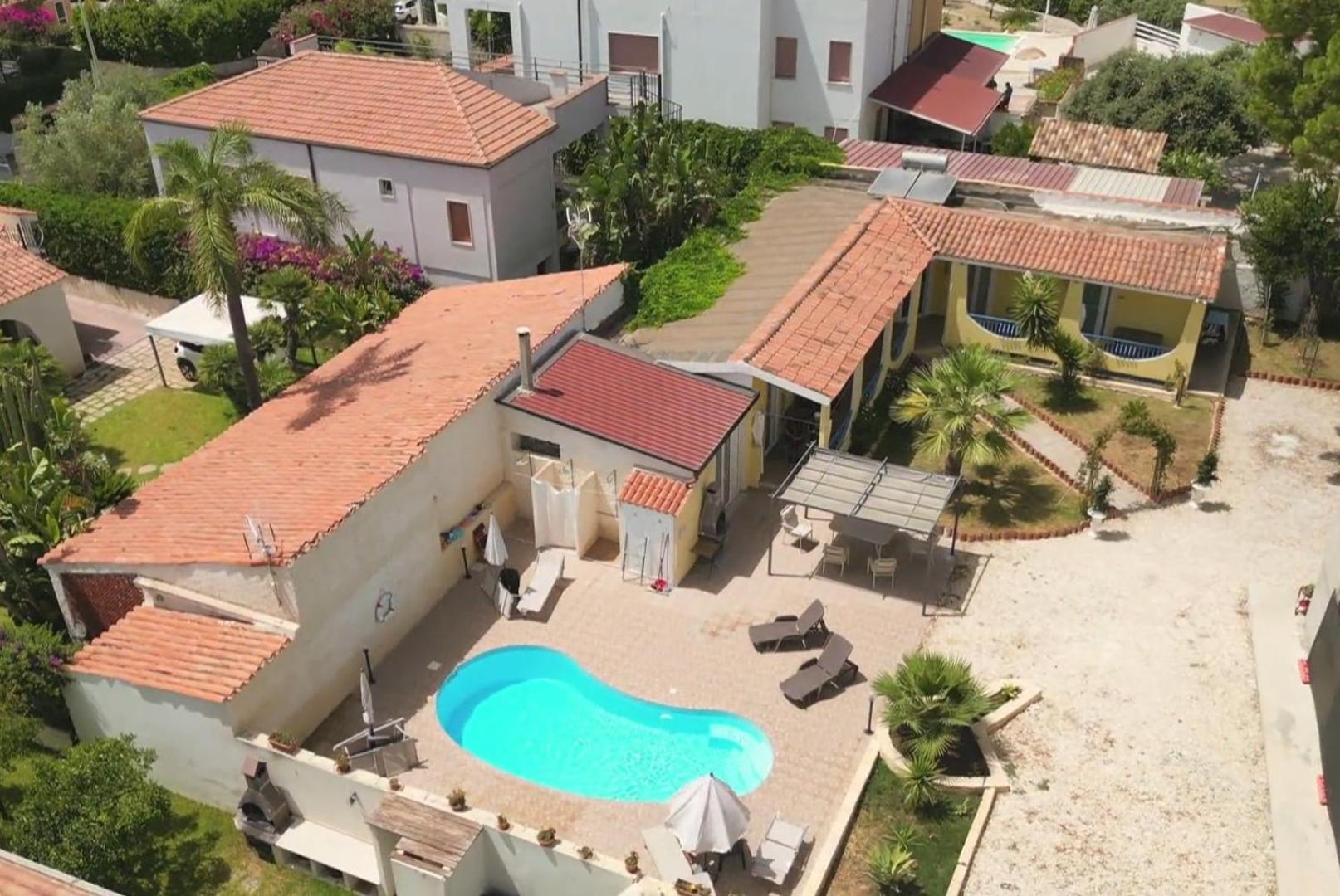 Pool Seaside Relais - Ville Ninfea, Marea, Rosa E Cassiopea フォンターネ・ビアンケ エクステリア 写真